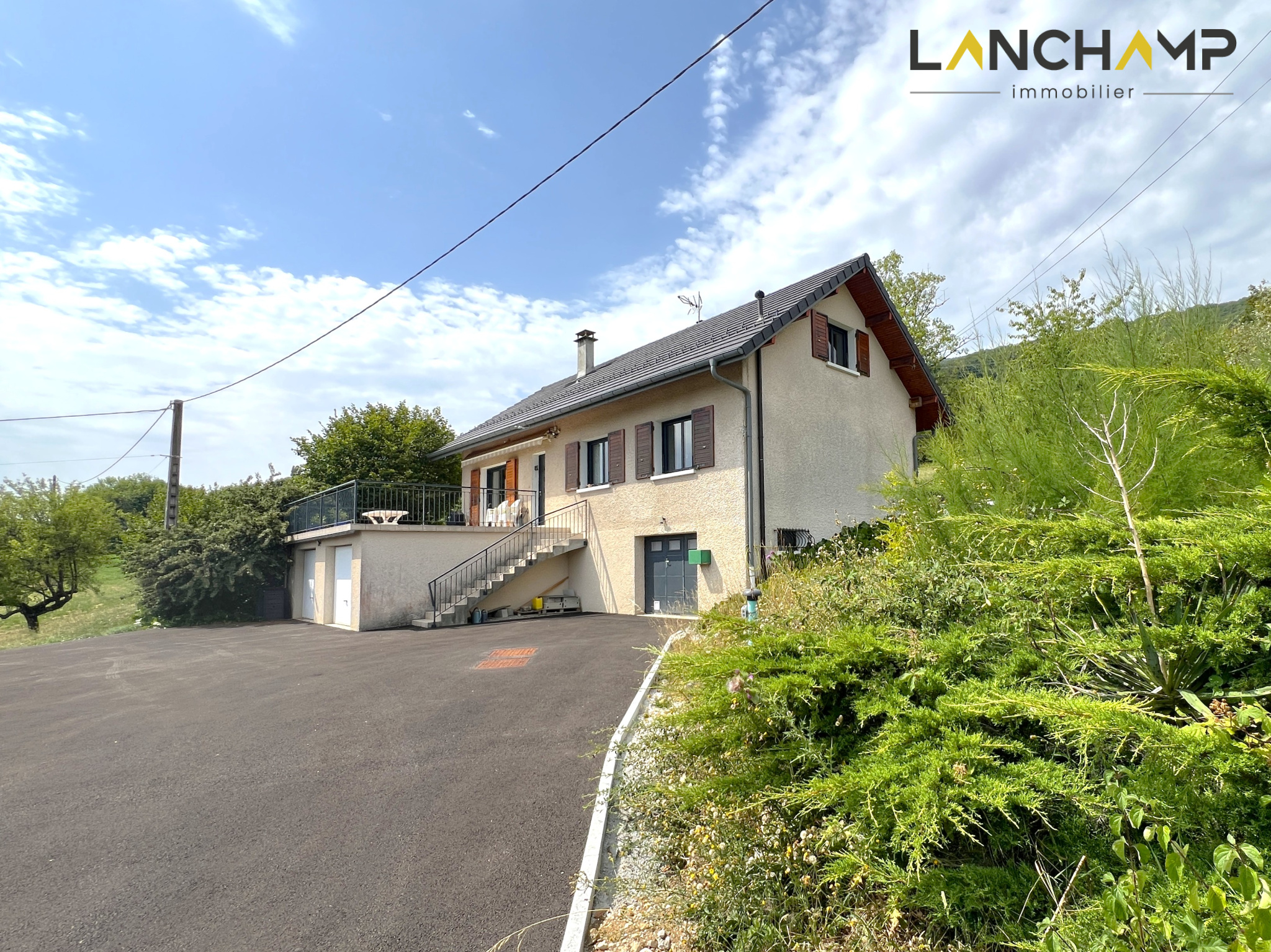Jolie villa sur grand sous-sol