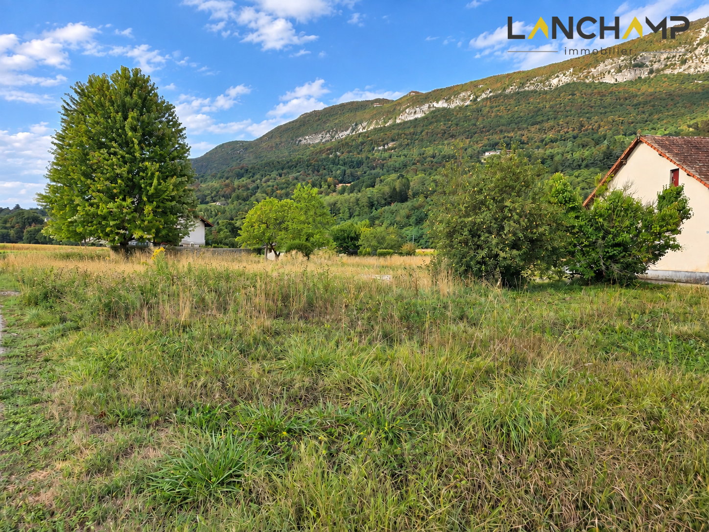 SERRIÈRES-EN-CHAUTAGNE TERRAIN 907 m2 LIBRE CONSTRUCTEUR